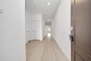 342 Amy St, Angleton, TX 77515 - Photo 3