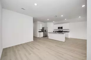 342 Amy St, Angleton, TX 77515 - Photo 9