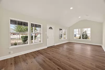 915 W Lewis Street, Conroe, TX 77301 - Photo 5