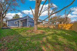 915 W Lewis St, Conroe, TX 77301 - Photo 35