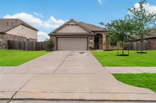 677 Summer Shores Ln, La Marque, TX 77568 - Photo 1