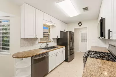 1911 Michele Drive, Sugar Land, TX 77498 - Photo 9