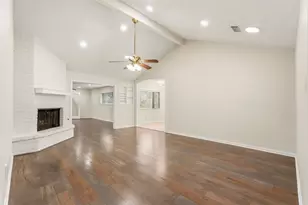 1911 Michele Dr, Sugar Land, TX 77498 - Photo 5