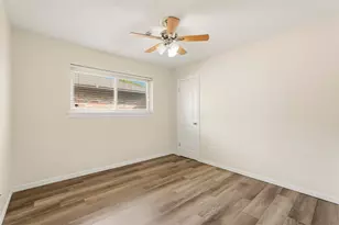 1911 Michele Dr, Sugar Land, TX 77498 - Photo 17
