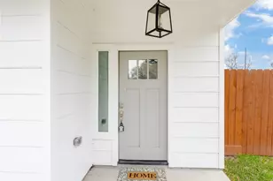 2753 Redrock St, Houston, TX 77088 - Photo 5