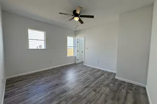 301 E 3rd St, Sweeny, TX 77480 - Photo 11