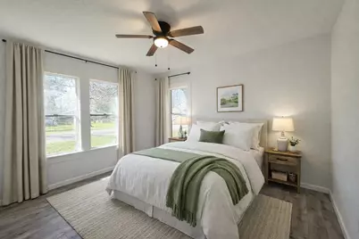 301 E 3rd E Street, Sweeny, TX 77480 - Photo 5