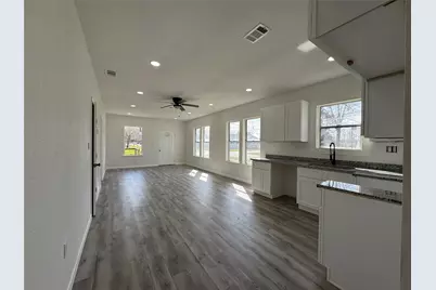 301 E 3rd E Street, Sweeny, TX 77480 - Photo 15