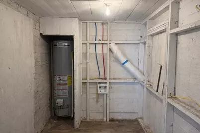 301 E 3rd E Street, Sweeny, TX 77480 - Photo 9