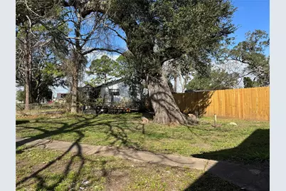 301 E 3rd E Street, Sweeny, TX 77480 - Photo 19