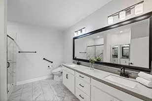 6804 Westview Dr, Houston, TX 77055 - Photo 15