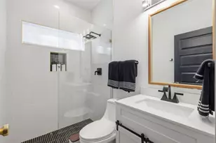 2718 Jackson St, Houston, TX 77004 - Photo 9