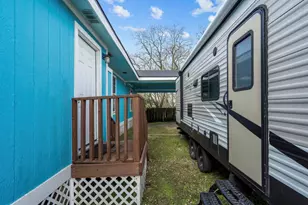 620 6th St, Dickinson, TX 77539 - Photo 31