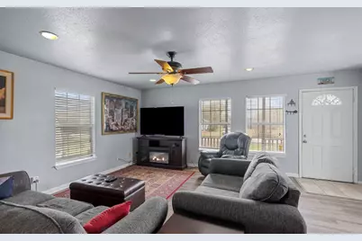 620 6th Street, Dickinson, TX 77539 - Photo 9