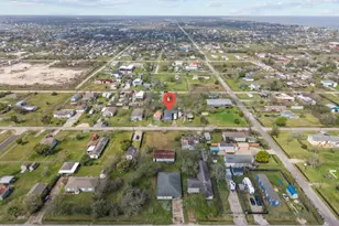 620 6th St, Dickinson, TX 77539 - Photo 35