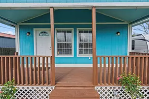 620 6th St, Dickinson, TX 77539 - Photo 3