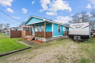 620 6th St, Dickinson, TX 77539 - Photo 3