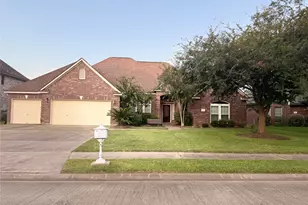 54 Southernwood Ct, Lake Jackson, TX 77566 - Photo 1