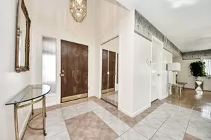 10522 Gulfstream Ln, Sugar Land, TX 77498 - Photo 5