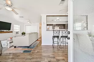 4622 Bayou Ln, Hitchcock, TX 77563 - Photo 11