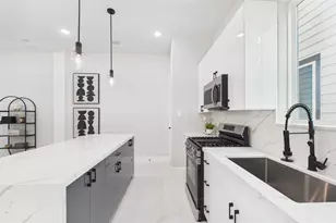 3748 Corder St, Houston, TX 77021 - Photo 9