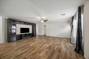 15643 Sheldon Ridge Way, Houston, TX 77044 - Photo 3