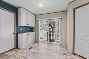 8947 Eagle Run St, La Porte, TX 77571 - Photo 9