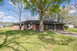 832 County Rd 903A, Brazoria, TX 77422 - Photo 1