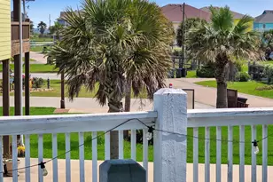 962 Surfside Dr, Crystal Beach, TX 77650 - Photo 47
