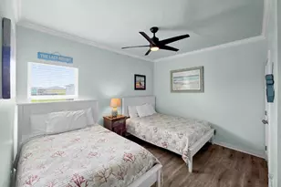 962 Surfside Dr, Crystal Beach, TX 77650 - Photo 21