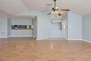 3610 Vineyard Dr, Houston, TX 77082 - Photo 11