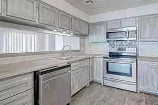 3610 Vineyard Dr, Houston, TX 77082 - Photo 13