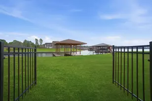 255 Peninsula Dr, Livingston, TX 77351 - Photo 3