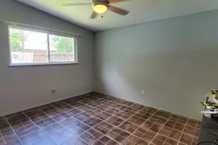 8110 Leader St, Houston, TX 77036 - Photo 13