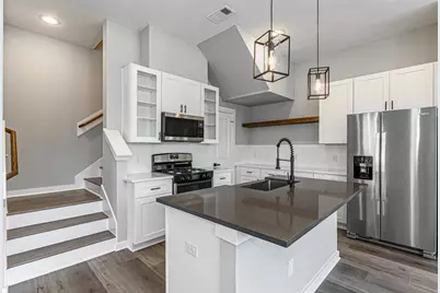 8475 Berry Brush, Houston, TX 77022 - Photo 9