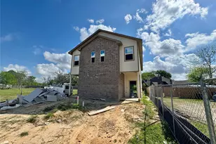 8110 Carver Rd, Houston, TX 77088 - Photo 7