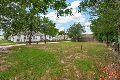 2201 Sumpter Street, Houston, TX 77026 - Photo 3