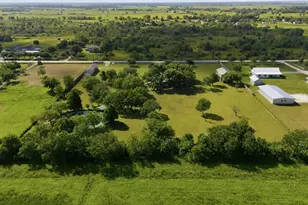 9318 E Creek Bend Dr, Needville, TX 77461 - Photo 49