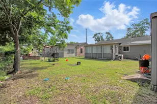 1911 Thonig Rd, Houston, TX 77055 - Photo 15