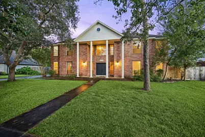 1414 W Castlewood Avenue, Friendswood, TX 77546 - Photo 1