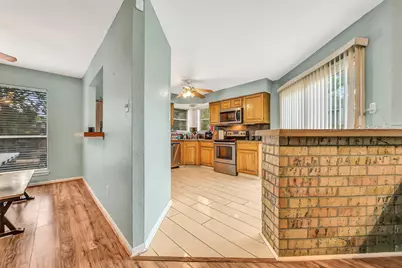 11107 Kirkpark Drive, Houston, TX 77089 - Photo 9