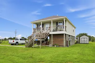 1811 Broadway Ave, Port Bolivar, TX 77650 - Photo 3