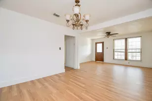 2237 Cromwell St, Houston, TX 77093 - Photo 9