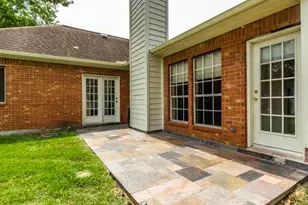 1207 Boulderwoods Dr, Houston, TX 77062 - Photo 3