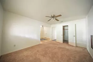 13927 Lynnwood Ln, Sugar Land, TX 77498 - Photo 9