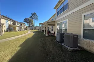 13600 Breton Ridge St, Houston, TX 77070 - Photo 27