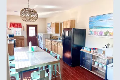 728 Sealy Street, Galveston, TX 77550 - Photo 3