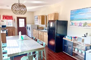 728 Sealy St, Galveston, TX 77550 - Photo 3