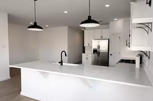 8438 Bay Rdg Cir, Baytown, TX 77523 - Photo 5