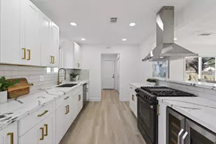 6207 Rollingbrook Dr, Houston, TX 77096 - Photo 11